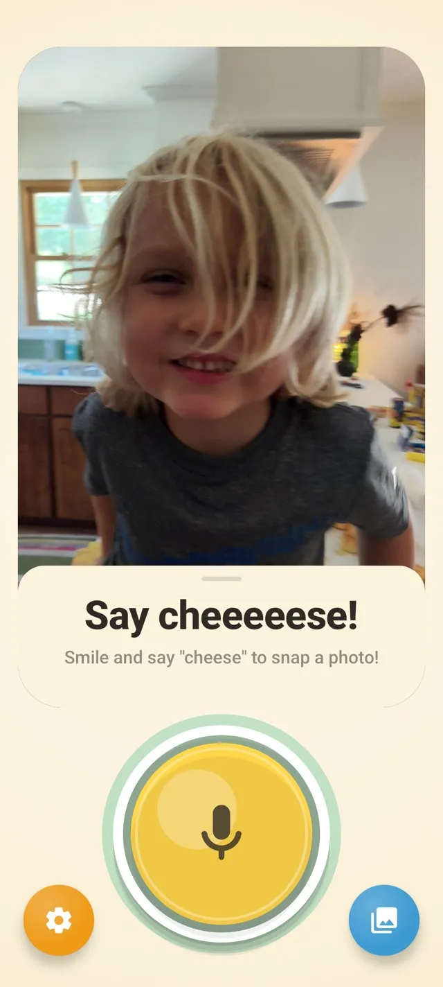 Cheddar's camera counting down to snap a photo when the child says cheese